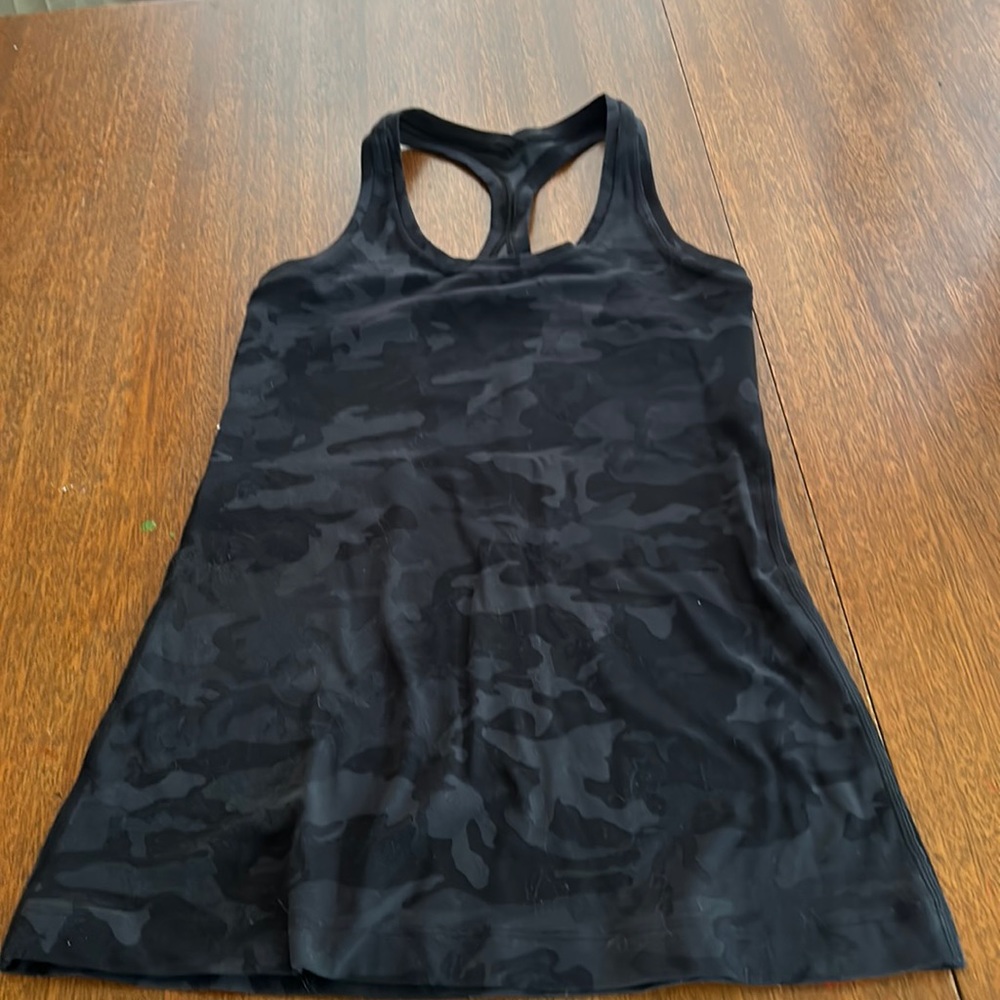 Lululemon tank